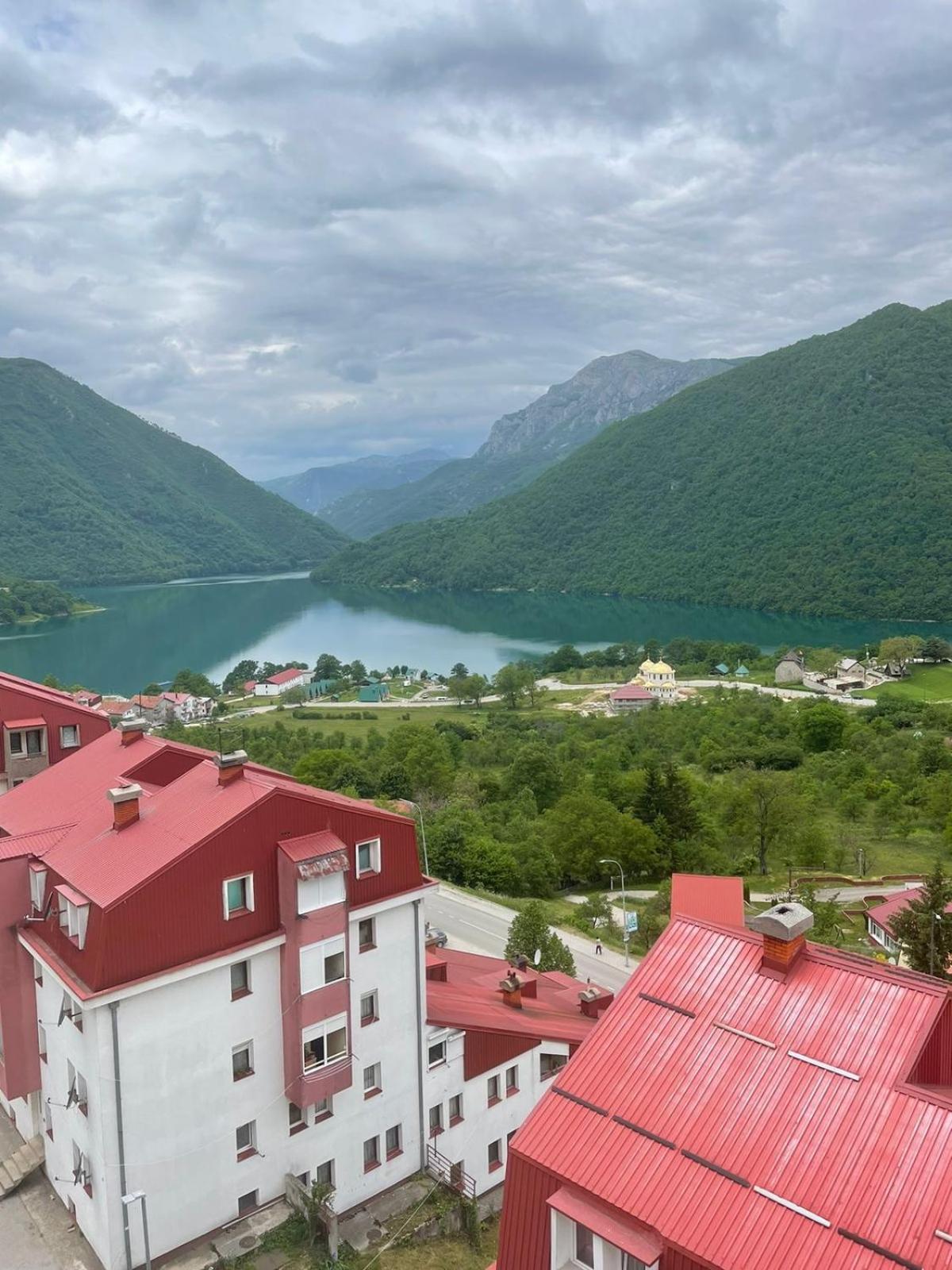 Apartment Jovovic Плужине Екстериор снимка